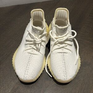 NWT Adidas YEEZY BOOST 350 V2 Triple White